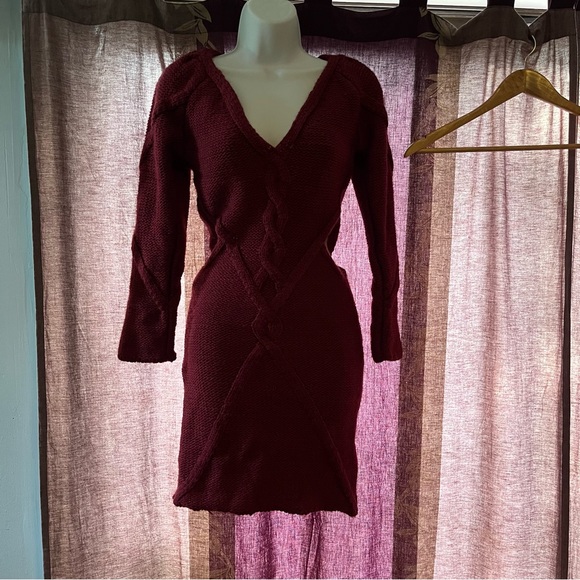 FL&L: ‘Keke’ Cutout Sweater Dress - Picture 9 of 9